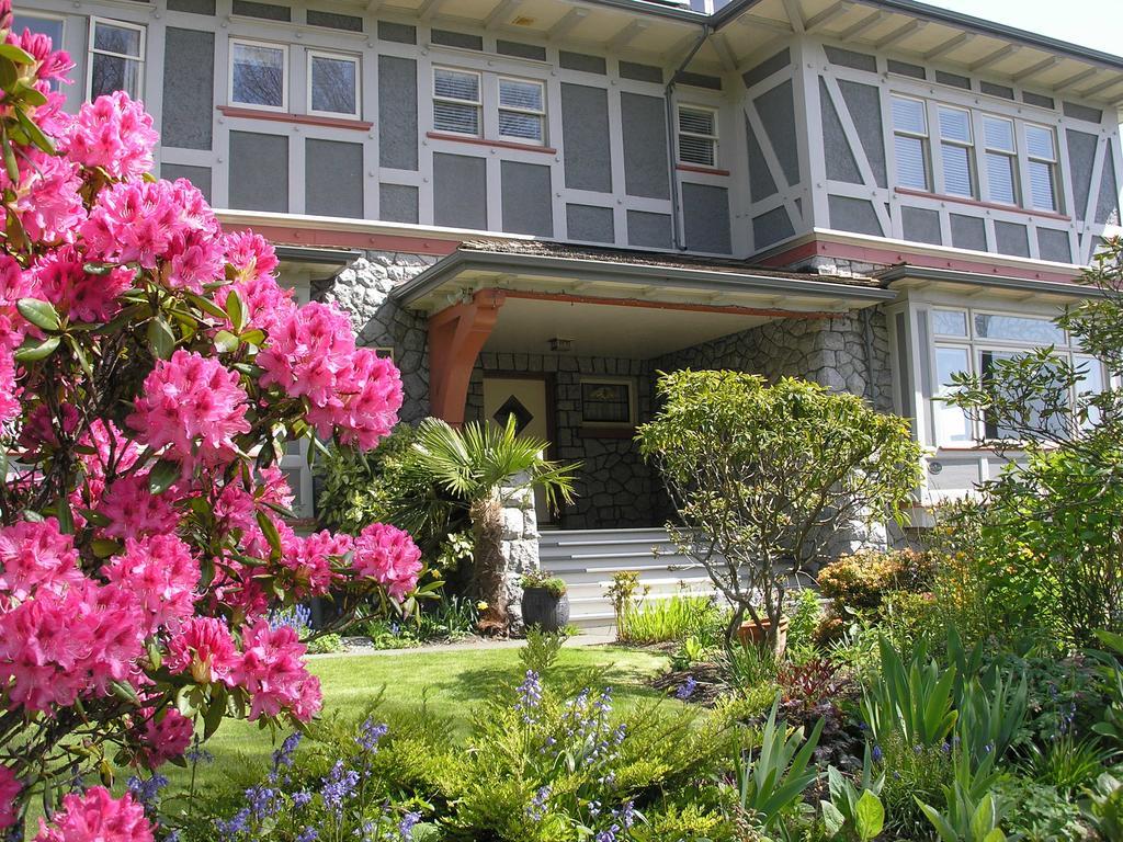 Dashwood Manor Seaside Bed & Breakfast Вікторія Екстер'єр фото