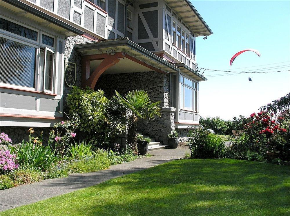 Dashwood Manor Seaside Bed & Breakfast Вікторія Екстер'єр фото