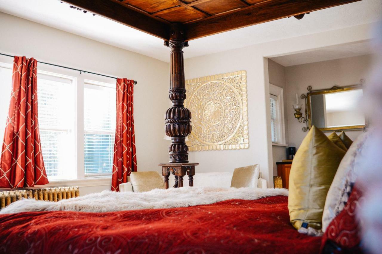 Dashwood Manor Seaside Bed & Breakfast Вікторія Екстер'єр фото